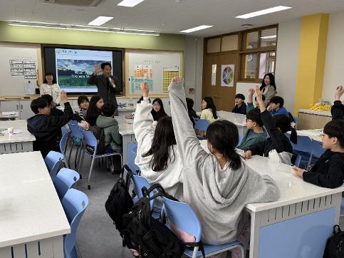 <수일초> "질문하는 리더가 학교를 바꾼다" IB 학습자상 기반 학생자치 리더십 캠프 운영